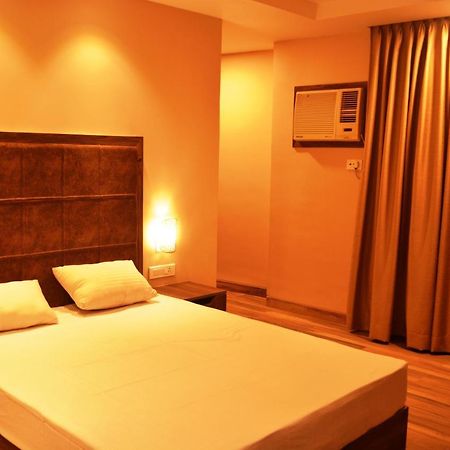 I-Towne' - A Unit Of Hotel Shivam International Деогар Екстер'єр фото